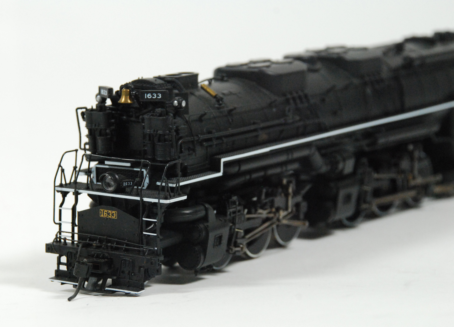 MINT Rivarossi #R5454 HO Scale The Allegheny 2-6-6-6 1633 Chesapeake & Ohio Steam Locomotive DCC-Ready Train Set with Tender